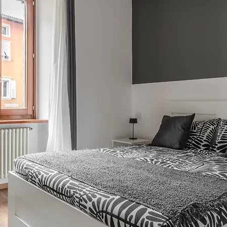 Appartement Le Finestre Sul Duomo à Trente Extérieur photo